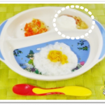 離乳食83日2回目りんごといちごのヨーグルトかけ