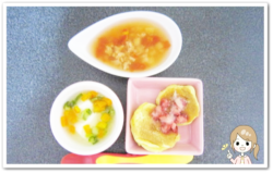 離乳食153日2回目ホットケーキいちごソース